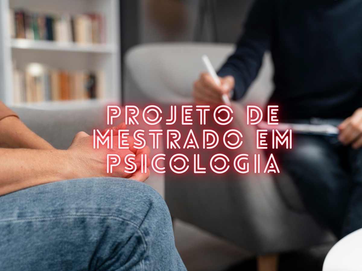 Duas pessoas discutindo em um ambiente acolhedor, representando a elaboração de um projeto de mestrado em Psicologia.